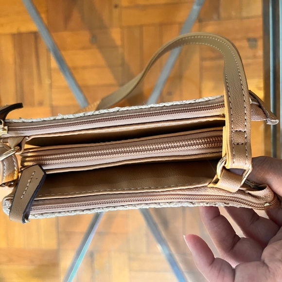 Giani Bernini Straw North South Crossbody - Picture 5 of 10